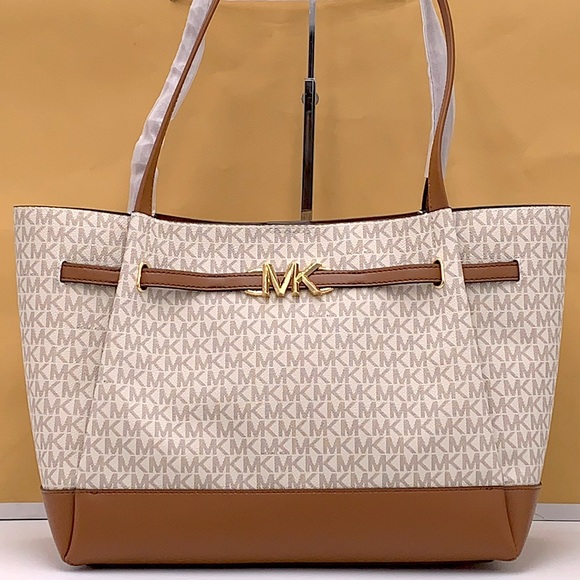 MICHAEL KORS 
Reed Large BELTED Logo Tote Bag VANILLA BROWN SIGNATURE COLOR - Picture 2 of 14